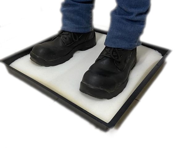 CHAROLA CHICA DESINFECTAN P/ PIES NEGRA